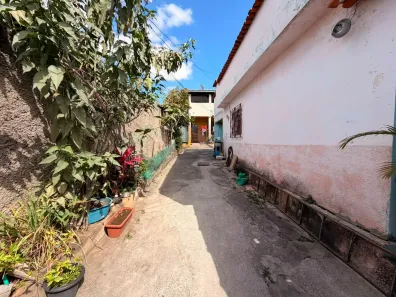 Casa com 2 Quartos para alugar, 50m² no Lagoinha Leblon (Venda Nova), Belo Horizonte
