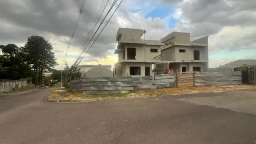 Sobrado com 3 Quartos à venda, 192m² no Campo Comprido, Curitiba
