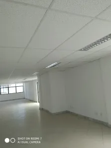 Sala Comercial para alugar, 189m² no Cavaleiros, Macaé