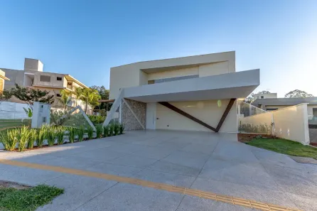 Sobrado com 6 Quartos à venda, 387m² no Jardins França, Goiânia