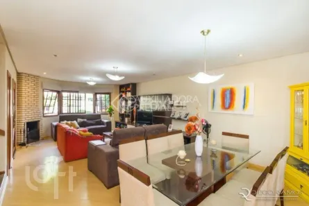 Casa com 3 Quartos à venda, 180m² no Guarujá, Porto Alegre