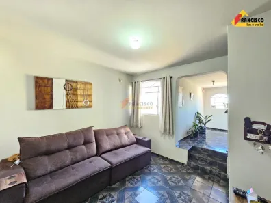 Casa com 5 Quartos à venda, 196m² no Manoel Valinhas, Divinópolis