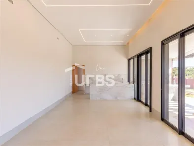 Casa de Condomínio com 4 Quartos à venda, 259m² no Jardins França, Goiânia