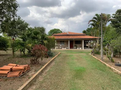 Fazenda/Sítio com 3 Quartos à venda, 289m² no Centro, Saltinho