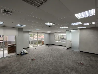 Sala Comercial para alugar, 140m² no Pinheiros, São Paulo