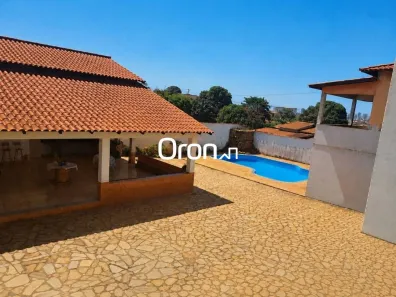 Sobrado com 5 Quartos à venda, 1200m² no Jardim Fonte Nova, Goiânia