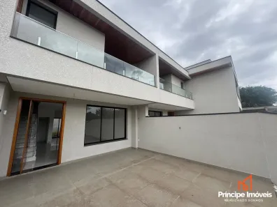 Casa com 3 Quartos à venda, 141m² no Anita Garibaldi, Joinville