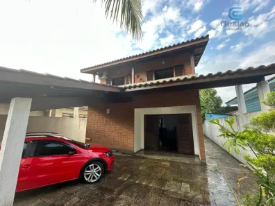 Sobrado com 5 Quartos à venda, 300m² no Vila Voturua, São Vicente