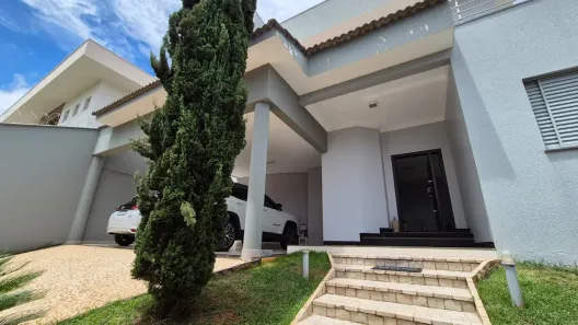 Sobrado com 4 Quartos à venda, 340m² no Jardim Inconfidência, Uberlândia