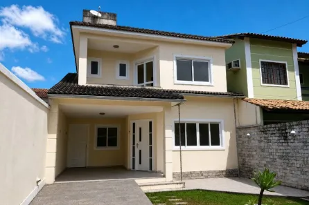 Casa com 3 Quartos para alugar, 210m² no Piratininga, Niterói