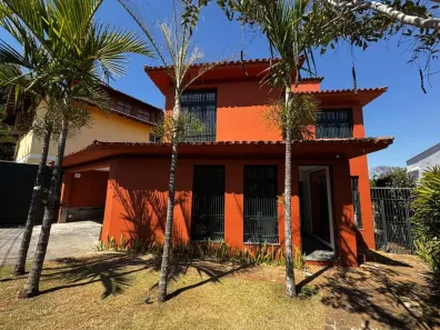 Casa com 3 Quartos para alugar, 260m² no Belvedere, Belo Horizonte