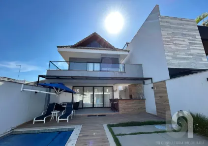Casa de Condomínio com 4 Quartos para alugar, 326m² no Recreio dos Bandeirantes, Rio de Janeiro