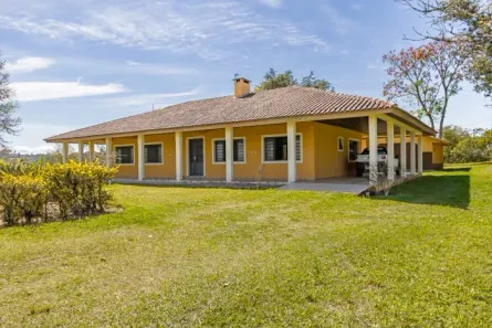 Fazenda/Sítio com 3 Quartos à venda, 200m² no Três Córregos, Campo Largo