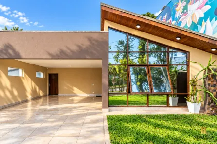 Casa com 4 Quartos à venda, 237m² no São Lourenço, Curitiba