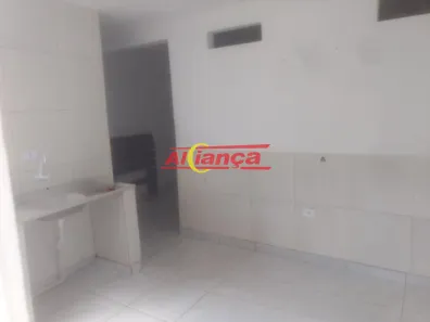 Casa com 1 Quarto para alugar, 40m² no Jardim Artidoro, Guarulhos