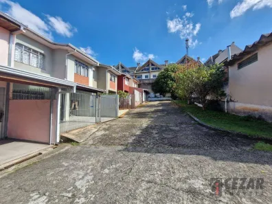 Sobrado com 4 Quartos à venda, 192m² no Bairro Alto, Curitiba