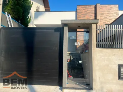 Casa com 2 Quartos para alugar, 75m² no Centro, Camboriú