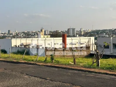 Lote/Terreno à venda, 360m² no Osvaldo Rezende, Uberlândia