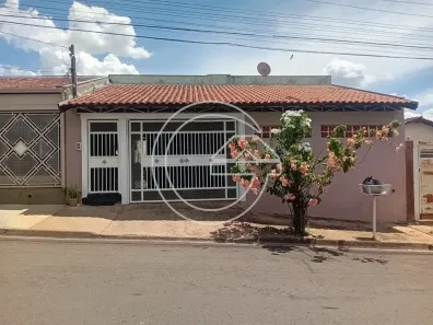 Casa com 2 Quartos à venda, 200m² no Centro, Marília