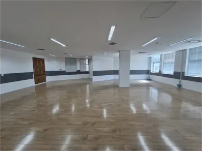 Ponto Comercial para alugar, 246m² no República, São Paulo