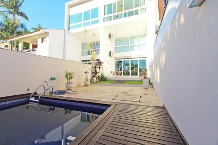 Casa com 3 Quartos à venda, 426m² no Chácara das Pedras, Porto Alegre