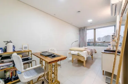 Sala Comercial à venda, 37m² no Chácara das Pedras, Porto Alegre