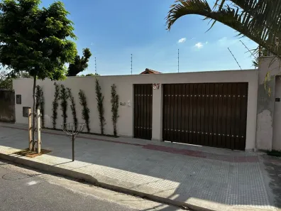 Casa com 3 Quartos para alugar, 198m² no Santa Branca, Belo Horizonte