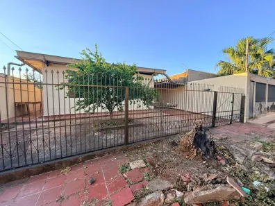 Casa com 3 Quartos para alugar, 172m² no Coopharádio, Campo Grande