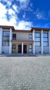 Casa de Condomínio com 2 Quartos para venda ou aluguel, 100m² no Buraquinho, Lauro de Freitas