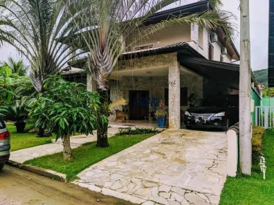 Sobrado com 4 Quartos à venda, 377m² no Horto Florestal, Ubatuba