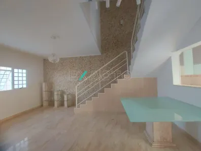 Sobrado com 3 Quartos para alugar, 218m² no Jardim Nova Europa, Campinas