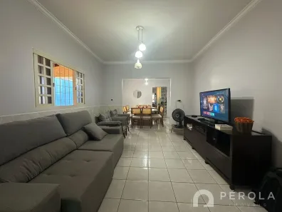 Casa com 3 Quartos à venda, 258m² no Vila Jardim São Judas Tadeu, Goiânia
