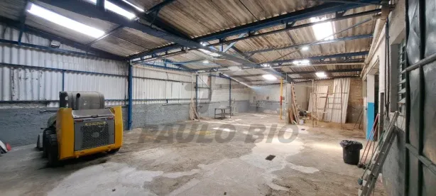Galpão/Depósito/Armazém para alugar, 352m² no Vila Vitória, Santo André