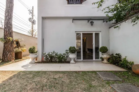 Casa com 5 Quartos para alugar, 400m² no Jardim Paulista, São Paulo