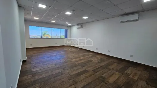 Sala Comercial com 1 Quarto para alugar, 58m² no Swiss Park, Campinas