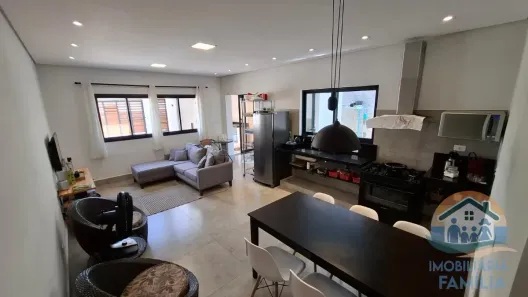 Casa com 2 Quartos à venda, 100m² no Centro, Caraguatatuba