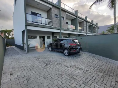 Sobrado com 2 Quartos à venda, 143m² no Jardim Mariella, Caraguatatuba