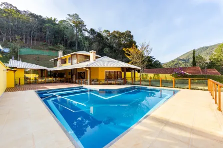 Casa de Condomínio com 6 Quartos à venda, 421m² no Albuquerque, Teresópolis