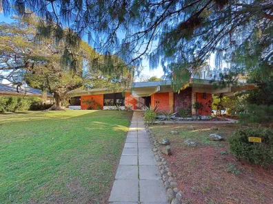 Casa com 4 Quartos à venda, 324m² no Vila Assunção, Porto Alegre