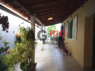 Casa com 2 Quartos à venda, 116m² no Bangu, Rio de Janeiro