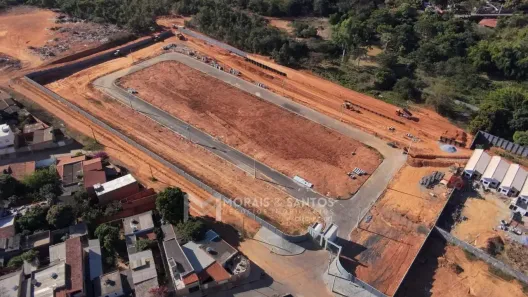 Lote/Terreno à venda, 180m² no Santo Inácio, Montes Claros