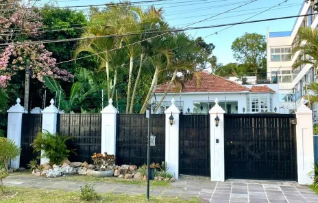 Sobrado com 3 Quartos à venda, 280m² no Vila Assunção, Porto Alegre