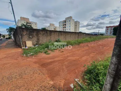 Lote/Terreno para alugar, 4000m² no Custódio Pereira, Uberlândia