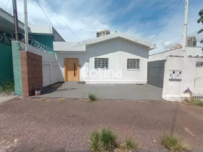 Imóvel Comercial com 4 Quartos para alugar, 120m² no Martins, Uberlândia
