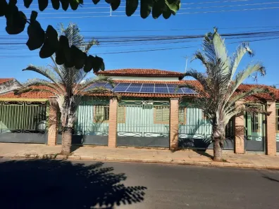 Fazenda/Sítio com 3 Quartos à venda, 349m² no , Neves Paulista