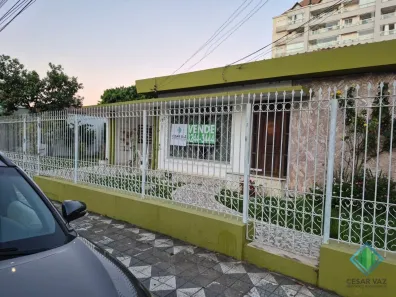 Casa com 3 Quartos à venda, 218m² no Balneário, Florianópolis