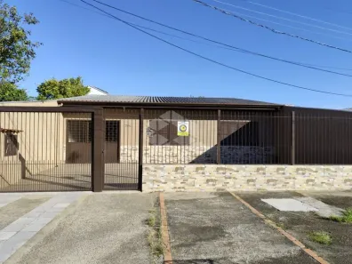 Casa com 2 Quartos para alugar, 180m² no Harmonia, Canoas