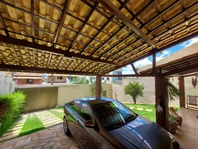 Casa com 4 Quartos à venda, 242m² no Álvaro Camargos, Belo Horizonte