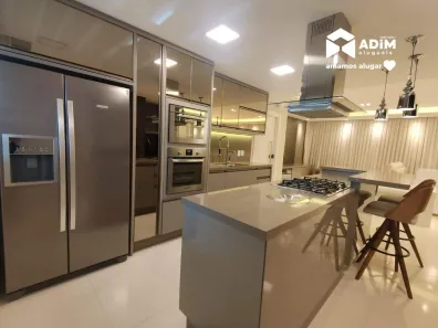 Apartamento com 3 Quartos para alugar, 138m² no Centro, Balneário Camboriú