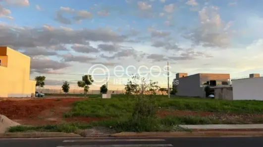 Lote/Terreno à venda, 330m² no Grand Ville, Uberlândia